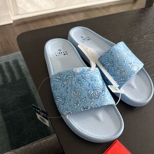 Roller Rabbit Light Blue Paisley Slide Sandals